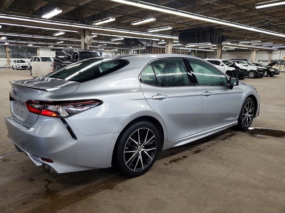 79290825 :رقم المزاد ، 4T1G11AK0MU424175 vin ، 2021 Toyota Camry مزاد بيع
