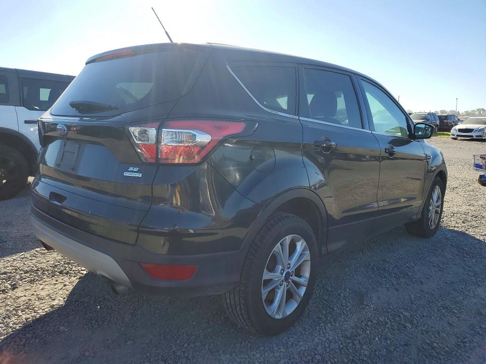 2017 Ford Escape მანქანა იყიდება აუქციონზე, vin: 1FMCU0GD4HUB82862, აუქციონის ნომერი: 45549356