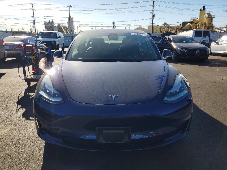41964446 :رقم المزاد ، 5YJ3E1EA7KF400731 vin ، 2019 Tesla Model 3 مزاد بيع