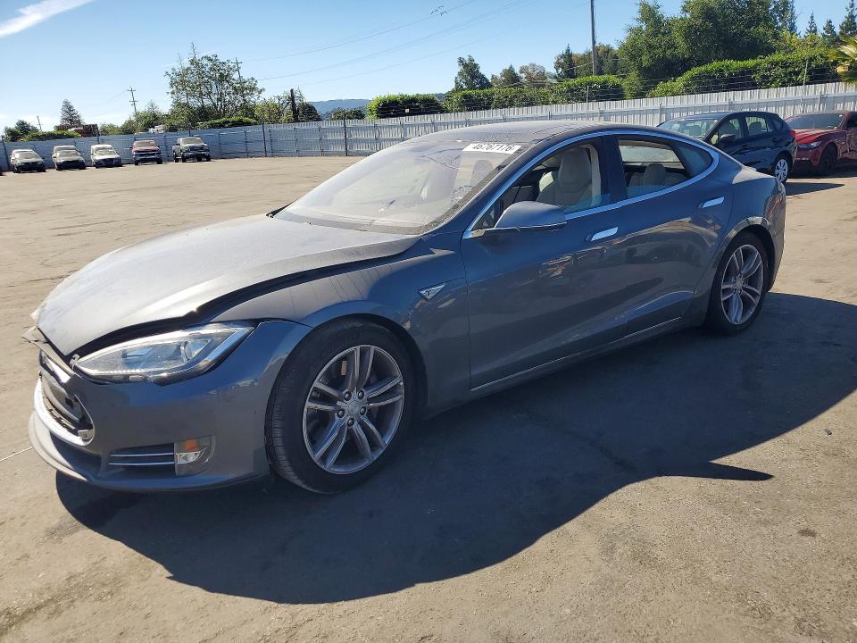 2013 Tesla Model S მანქანა იყიდება აუქციონზე, vin: 5YJSA1CP5DFP19711, აუქციონის ნომერი: 46767176