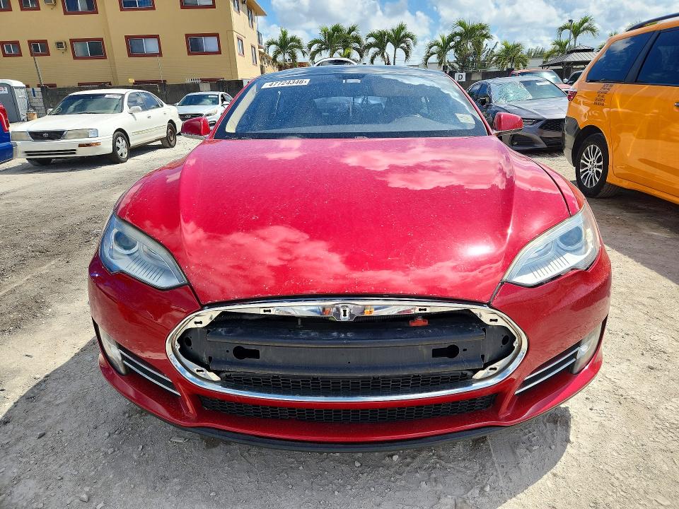 2013 Tesla Model S მანქანა იყიდება აუქციონზე, vin: 5YJSA1CP9DFP11417, აუქციონის ნომერი: 47724346