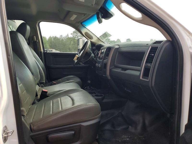 79008675 :رقم المزاد ، 3C7WRNFL2JG317700 vin ، 2018 Ram 5500 مزاد بيع
