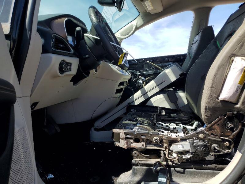 45980906 :رقم المزاد ، 2C4RC1FG3JR122674 vin ، 2018 Chrysler Pacifica مزاد بيع
