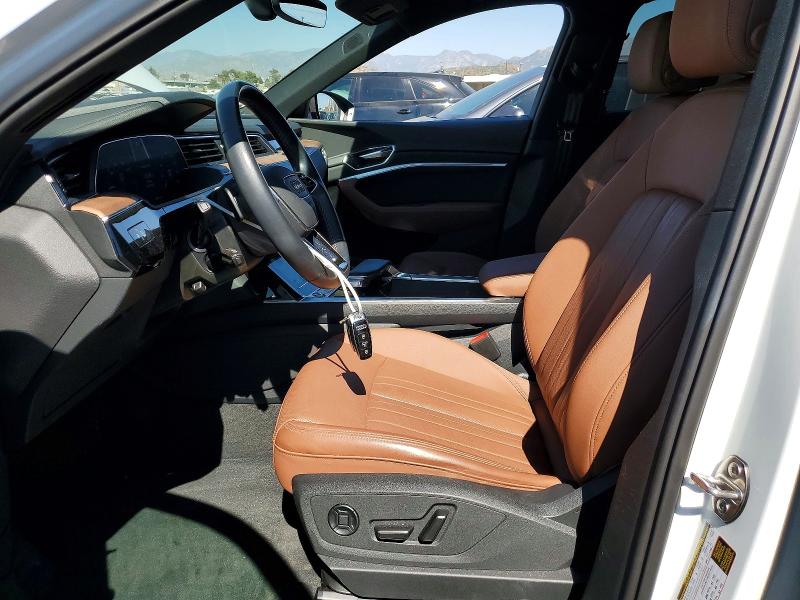 46953416 :رقم المزاد ، WA1CAAGE5RB032617 vin ، 2024 Audi Q8 E-tron مزاد بيع