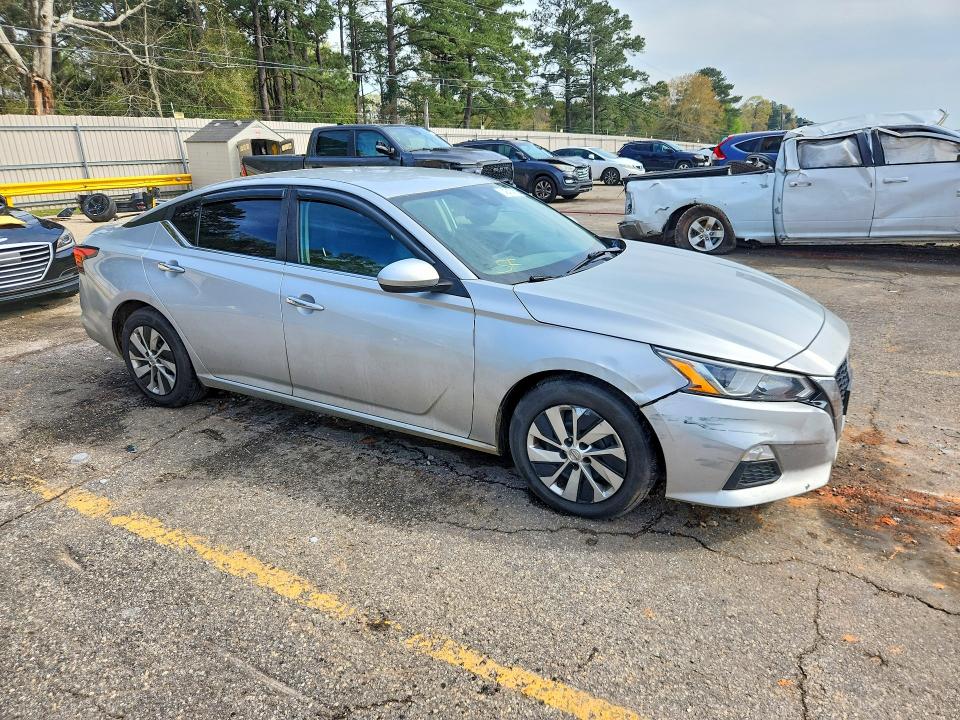 46474116 :رقم المزاد ، 1N4BL4BVXMN362058 vin ، 2021 Nissan Altima مزاد بيع