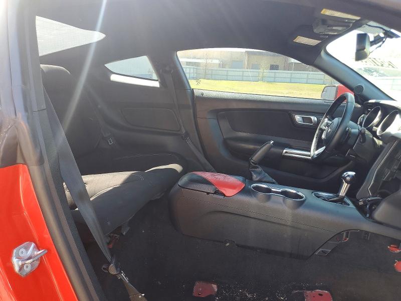 79241055 :رقم المزاد ، 1FA6P8CF2J5178720 vin ، 2018 Ford Mustang مزاد بيع