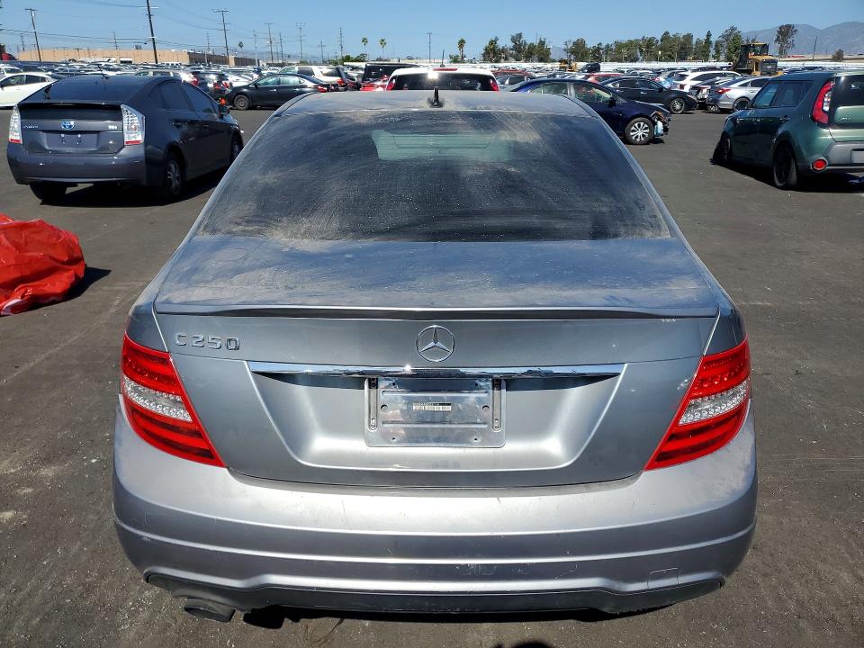 2014 Mercedes-benz C მანქანა იყიდება აუქციონზე, vin: WDDGF4HB5EG237114, აუქციონის ნომერი: 45482966