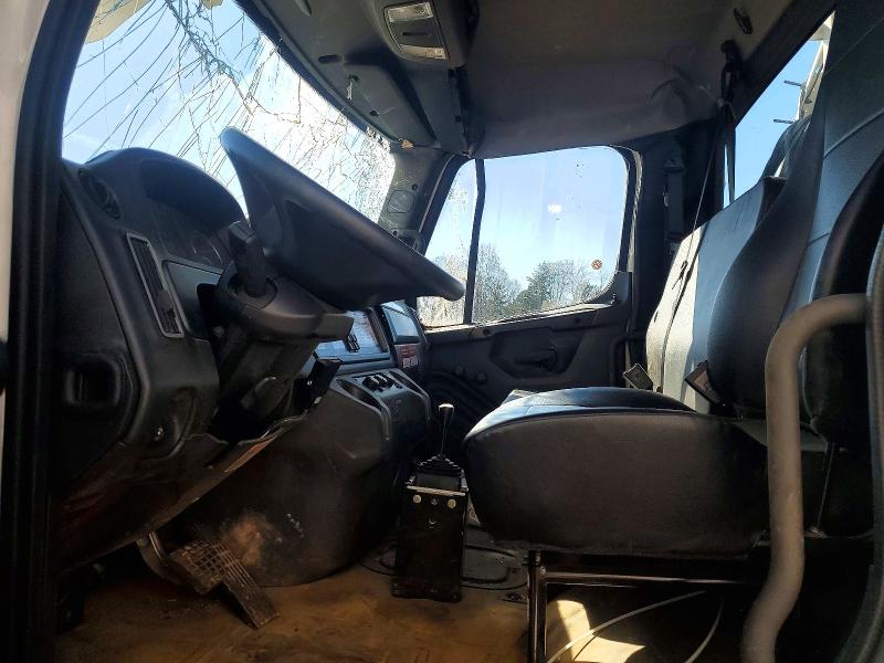 Продаж на аукціоні авто 2025 Freightliner M2, vin: 3ALDCXFC4SDWD8670, номер лоту: 77562965
