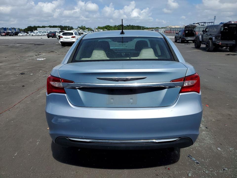 47287216 :رقم المزاد ، 1C3CCBBB0DN545904 vin ، 2013 Chrysler 200 مزاد بيع
