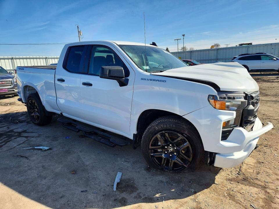 79642145 :رقم المزاد ، 1GCRDBEKXNZ625056 vin ، 2022 Chevrolet Silverado مزاد بيع