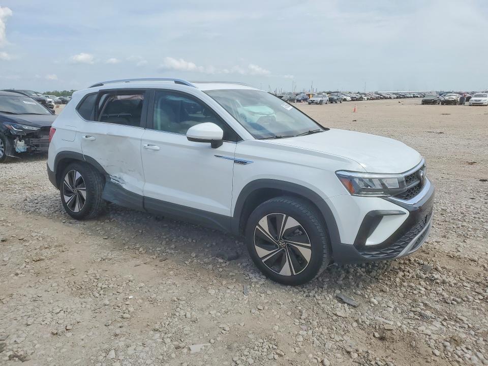 47355096 :رقم المزاد ، 3VVVX7B22RM119818 vin ، 2024 Volkswagen Taos مزاد بيع