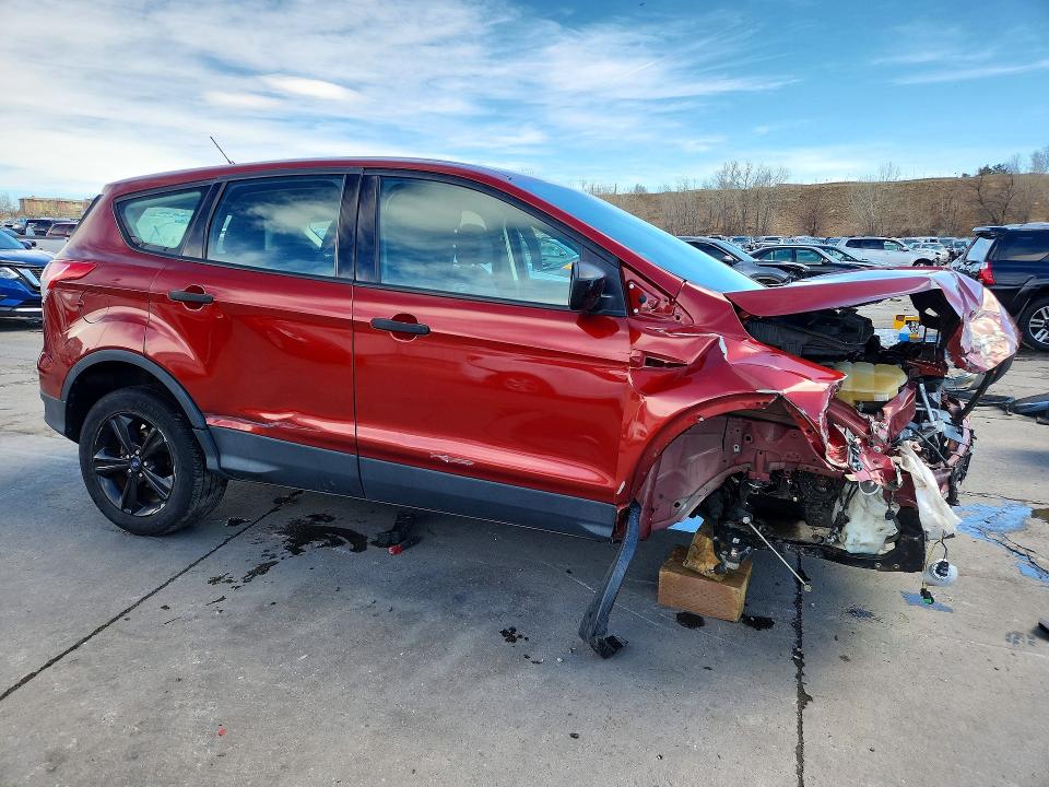 46390716 :رقم المزاد ، 1FMCU0F73GUC78962 vin ، 2016 Ford Escape مزاد بيع