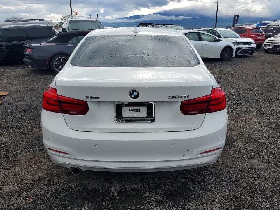 2017 Bmw 320 მანქანა იყიდება აუქციონზე, vin: WBA8A9C56HK619873, აუქციონის ნომერი: 41626606