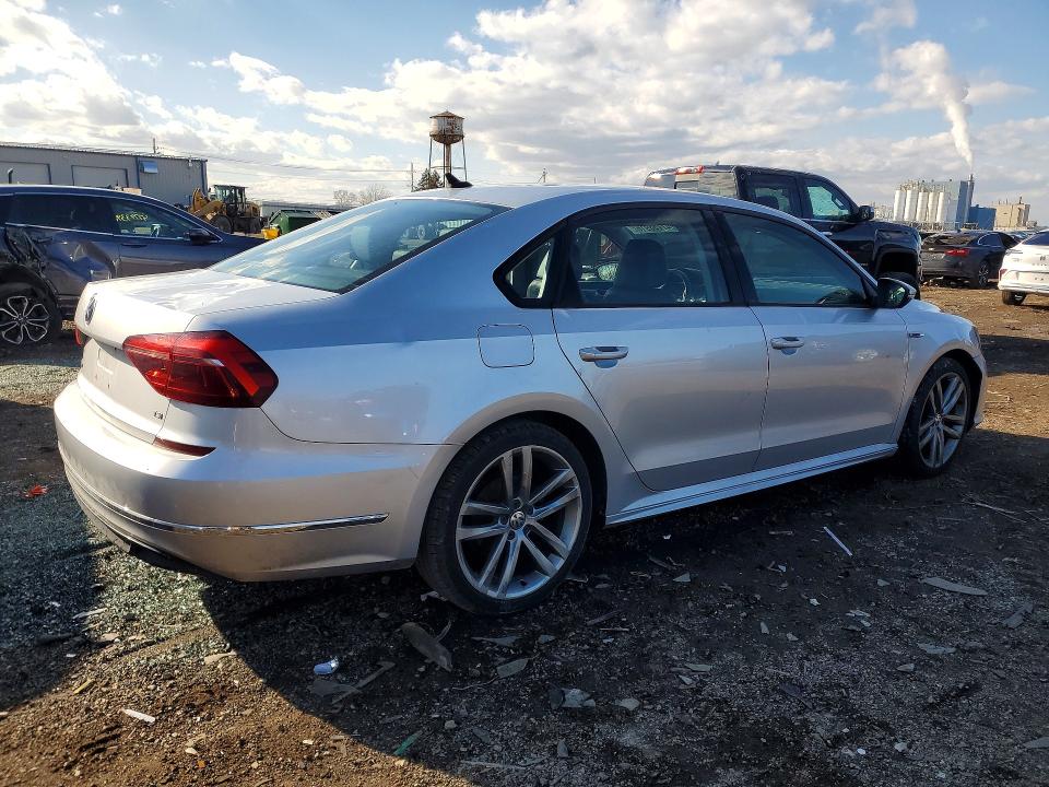 Продажа на аукционе авто 2018 Volkswagen Passat, vin: 1VWAA7A32JC027989, номер лота: 47758916