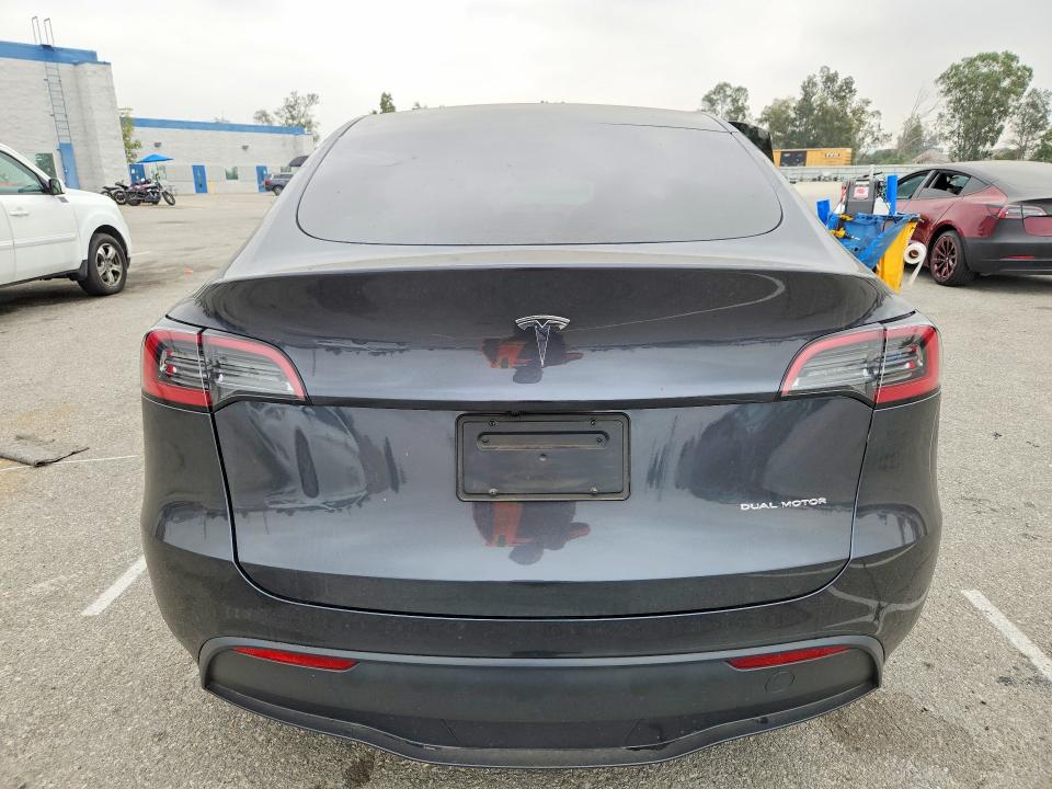 Продаж на аукціоні авто 2025 Tesla Model Y, vin: 7SAYGAEEXSF308874, номер лоту: 47648946