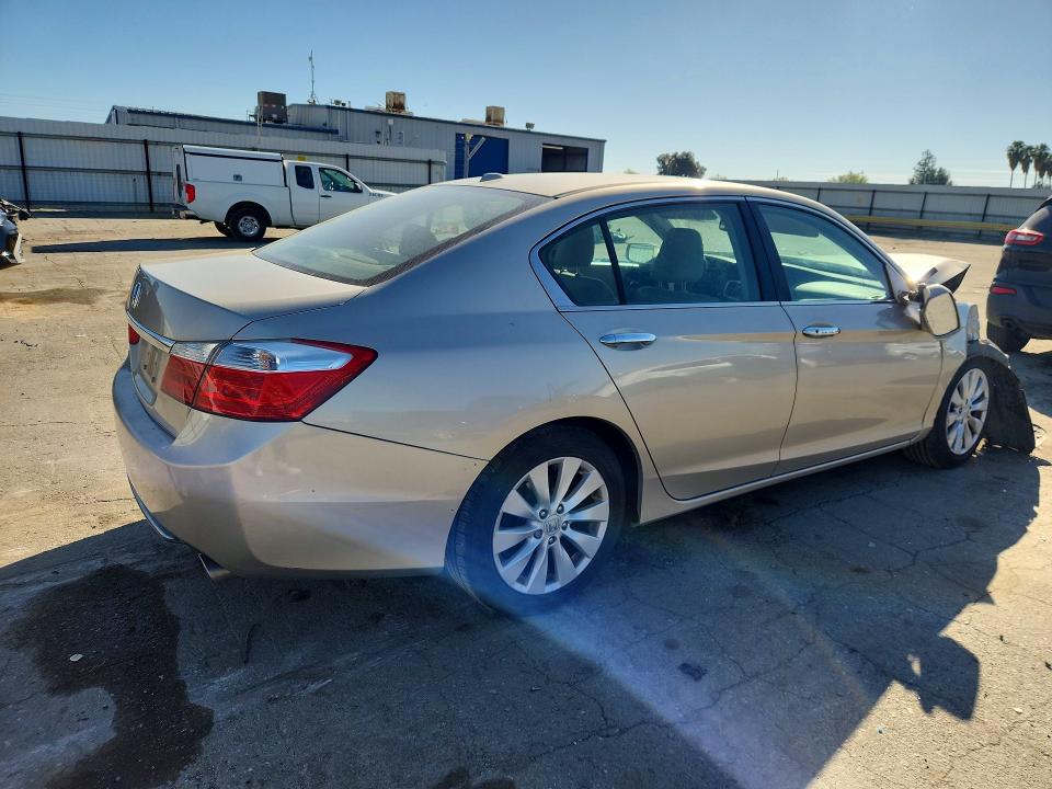 41662436 :رقم المزاد ، 1HGCR2F86FA200302 vin ، 2015 Honda Accord مزاد بيع
