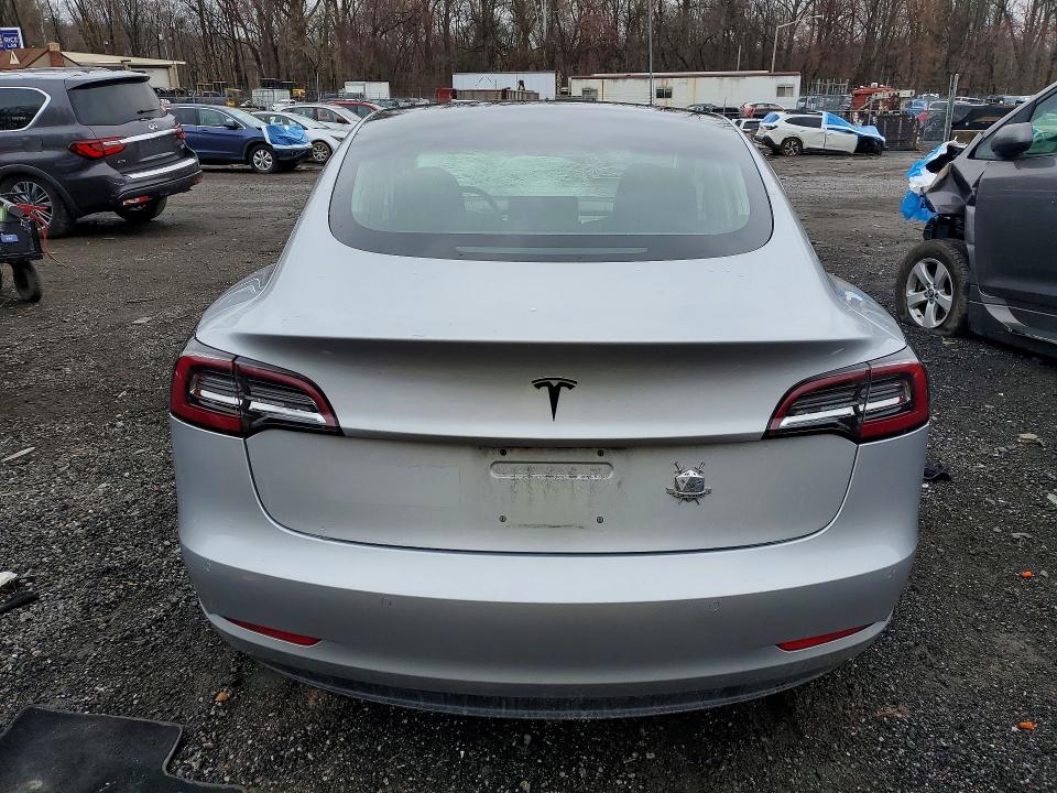 Продажа на аукционе авто 2018 Tesla Model 3, vin: 5YJ3E1EB0JF114582, номер лота: 41886696