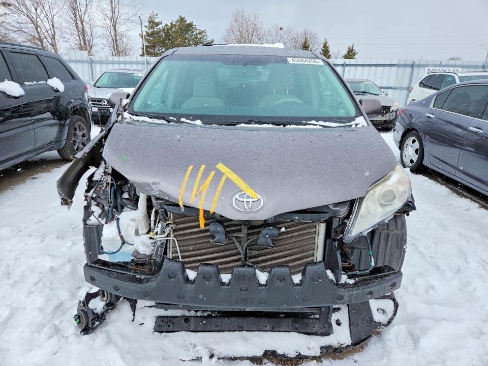 Продажа на аукционе авто 2014 Toyota Sienna, vin: 5TDKK3DC8ES476963, номер лота: 45604256