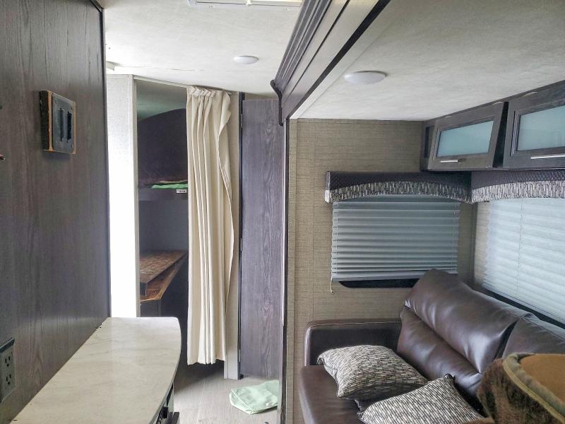 Продажа на аукционе авто 2018 Dutchman Kodiak, vin: 4YDT2852XJJ973928, номер лота: 76267185