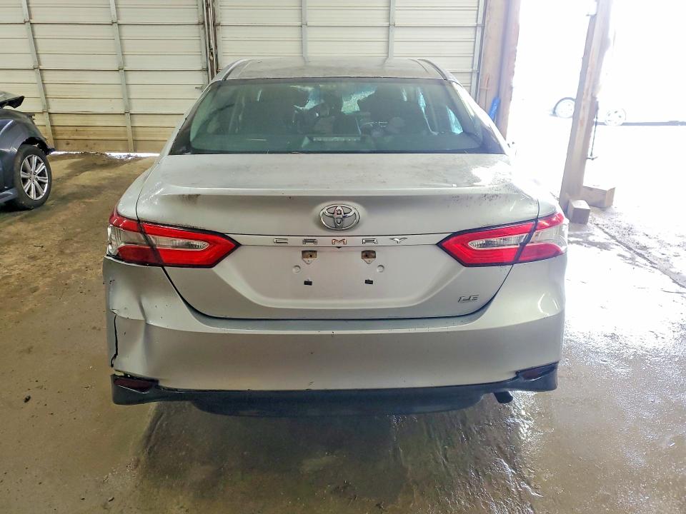 2018 Toyota Camry მანქანა იყიდება აუქციონზე, vin: 4T1B11HK5JU621385, აუქციონის ნომერი: 46488546