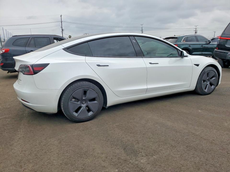 48445716 :رقم المزاد ، 5YJ3E1EB0NF359999 vin ، 2022 Tesla Model 3 مزاد بيع