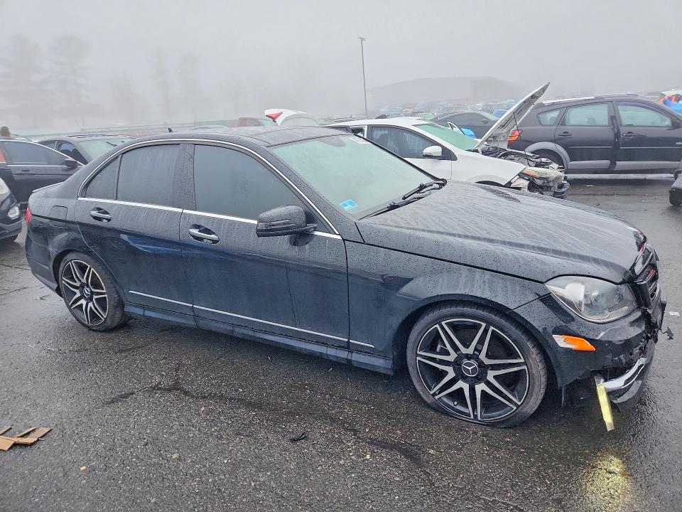 2013 Mercedes-benz C მანქანა იყიდება აუქციონზე, vin: WDDGF4HB0DA802807, აუქციონის ნომერი: 41721336