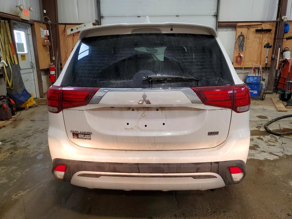 46934886 :رقم المزاد ، JA4AZ2A30LZ615107 vin ، 2020 Mitsubishi Outlander مزاد بيع
