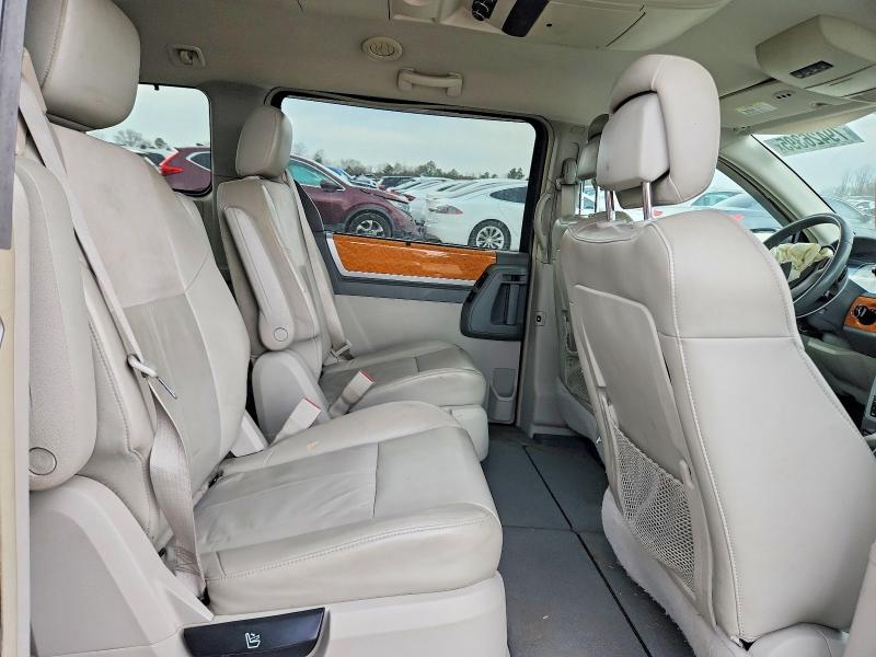 2010 Chrysler Town & Country მანქანა იყიდება აუქციონზე, vin: 2A4RR7DX2AR322296, აუქციონის ნომერი: 79426395