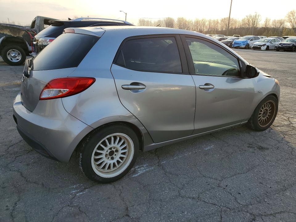 47104456 :رقم المزاد ، JM1DE1KZ1C0151051 vin ، 2012 Mazda Mazda2 مزاد بيع