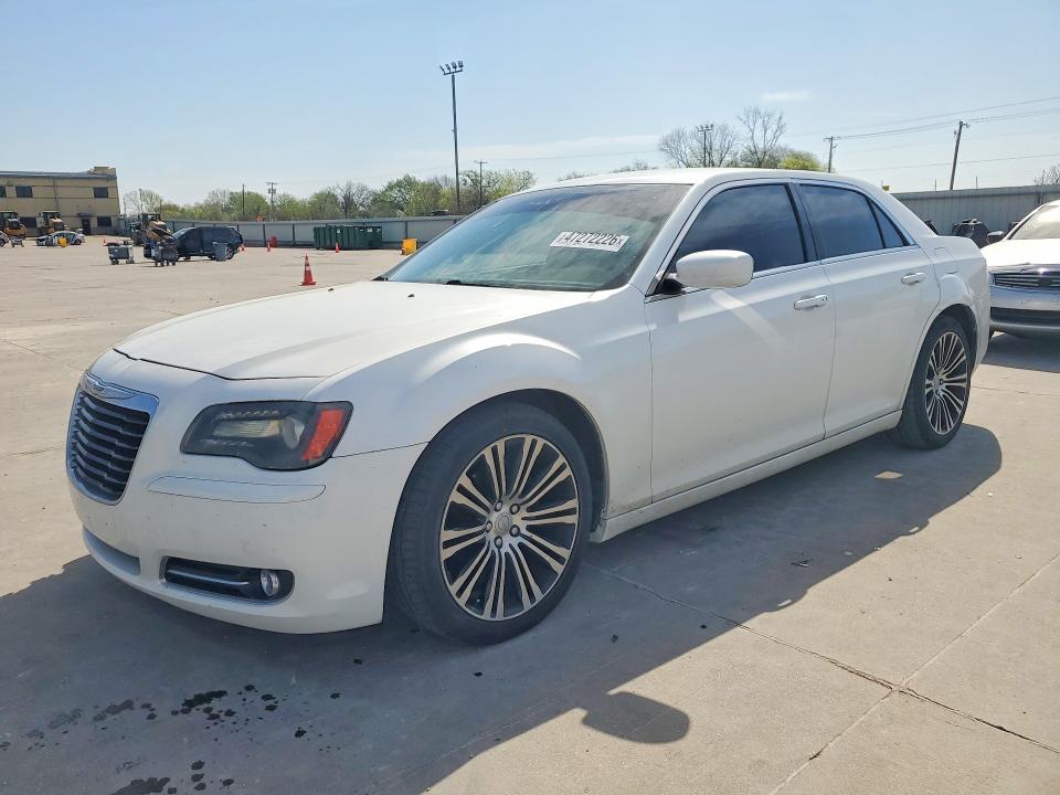 Auction sale of the 2014 Chrysler 300, vin: 2C3CCABG5EH136121, lot number: 47272226