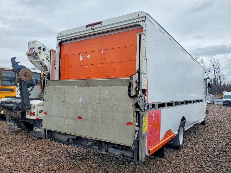 53241336 :رقم المزاد ، 4UZAC3DV2ECFW4420 vin ، 2014 Frht - Freightliner Chassis مزاد بيع