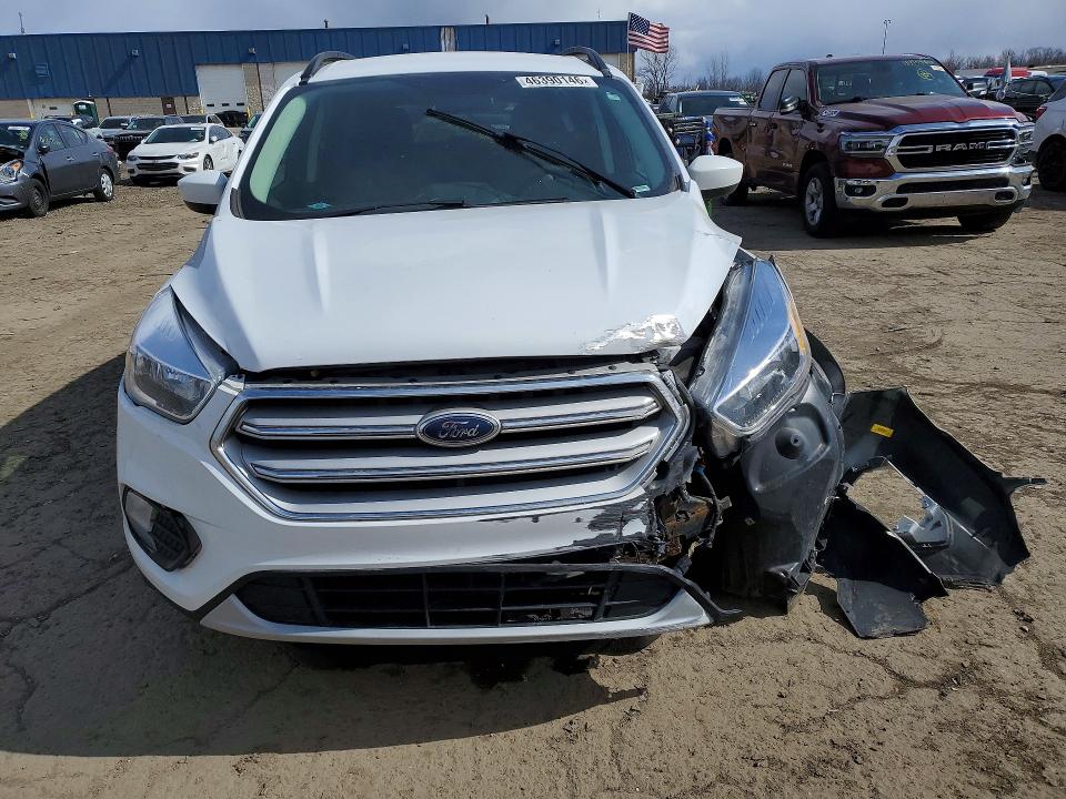 Продажа на аукционе авто 2018 Ford Escape, vin: 1FMCU0GD6JUD28085, номер лота: 46390146