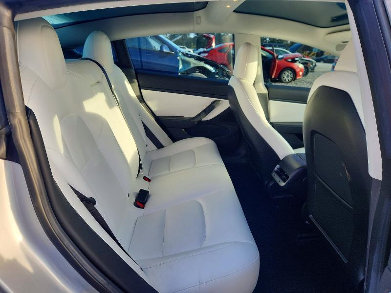 46574256 :رقم المزاد ، 5YJ3E1EBXJF074821 vin ، 2018 Tesla Model 3 مزاد بيع