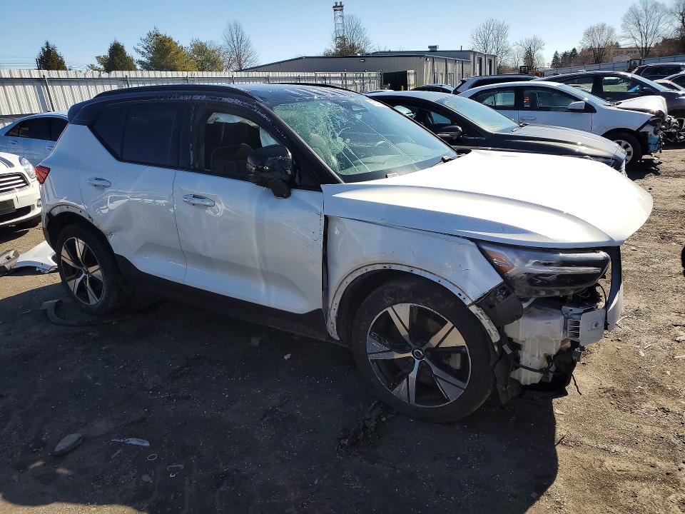 Продаж на аукціоні авто 2022 Volvo Xc40, vin: YV4ED3UR4N2685911, номер лоту: 41964126
