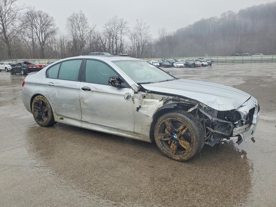 41694216 :رقم المزاد ، WBAKP9C51FD693790 vin ، 2015 Bmw 550 مزاد بيع