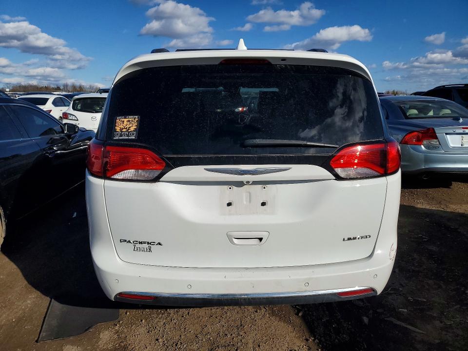45819856 :رقم المزاد ، 2C4RC1GG1HR812254 vin ، 2017 Chrysler Pacifica مزاد بيع