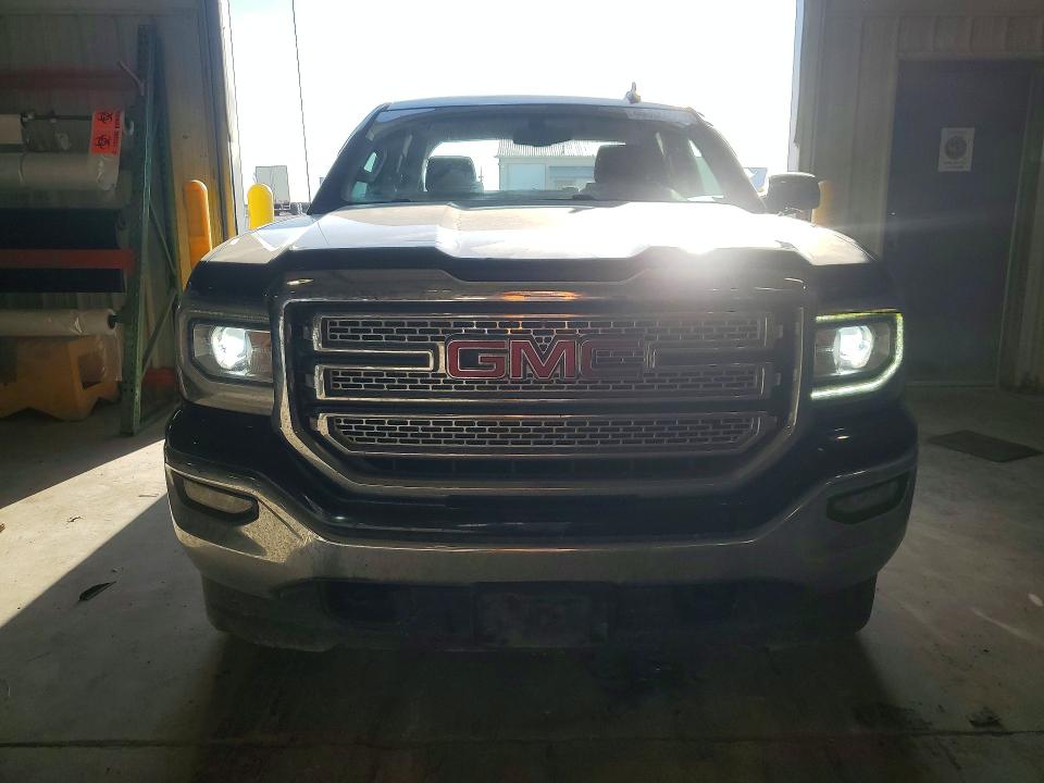 46827506 :رقم المزاد ، 3GTU2MEC7HG426619 vin ، 2017 Gmc Sierra مزاد بيع