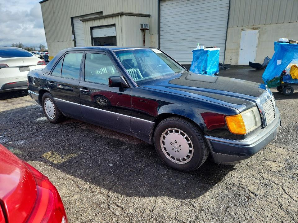 79320405 :رقم المزاد ، WDBEA28E4PB858079 vin ، 1993 Mercedes-benz 300 مزاد بيع
