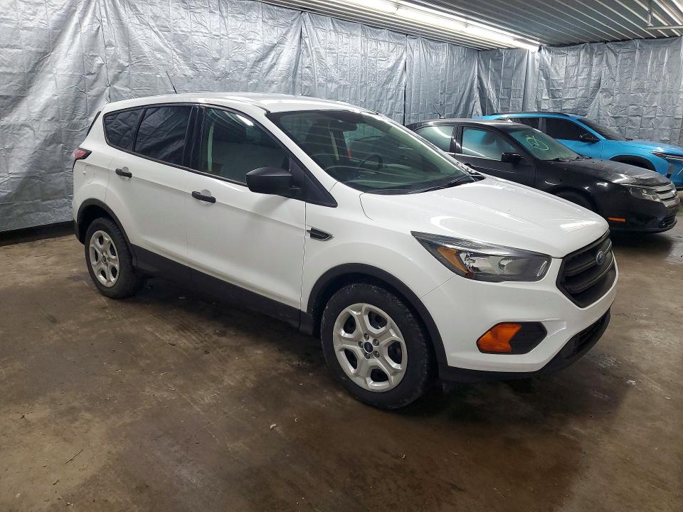2018 Ford Escape მანქანა იყიდება აუქციონზე, vin: 1FMCU0F73JUC19787, აუქციონის ნომერი: 54704426