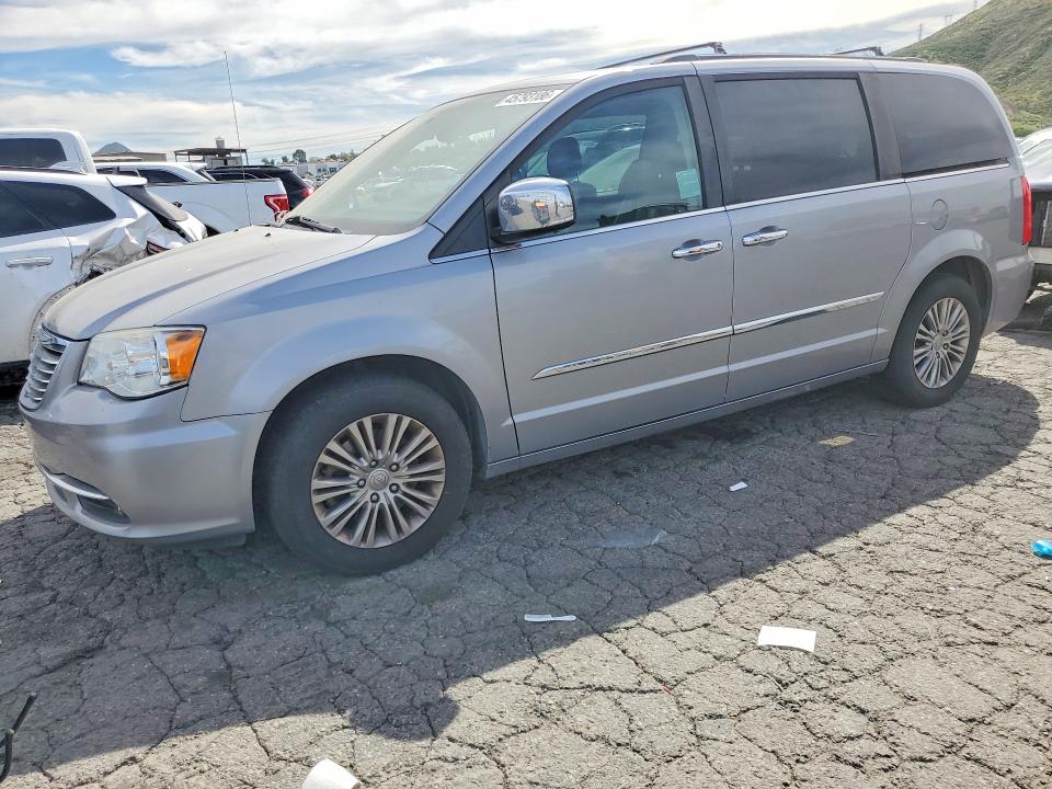 45793186 :رقم المزاد ، 2C4RC1CG5FR531710 vin ، 2015 Chrysler Town & Country مزاد بيع