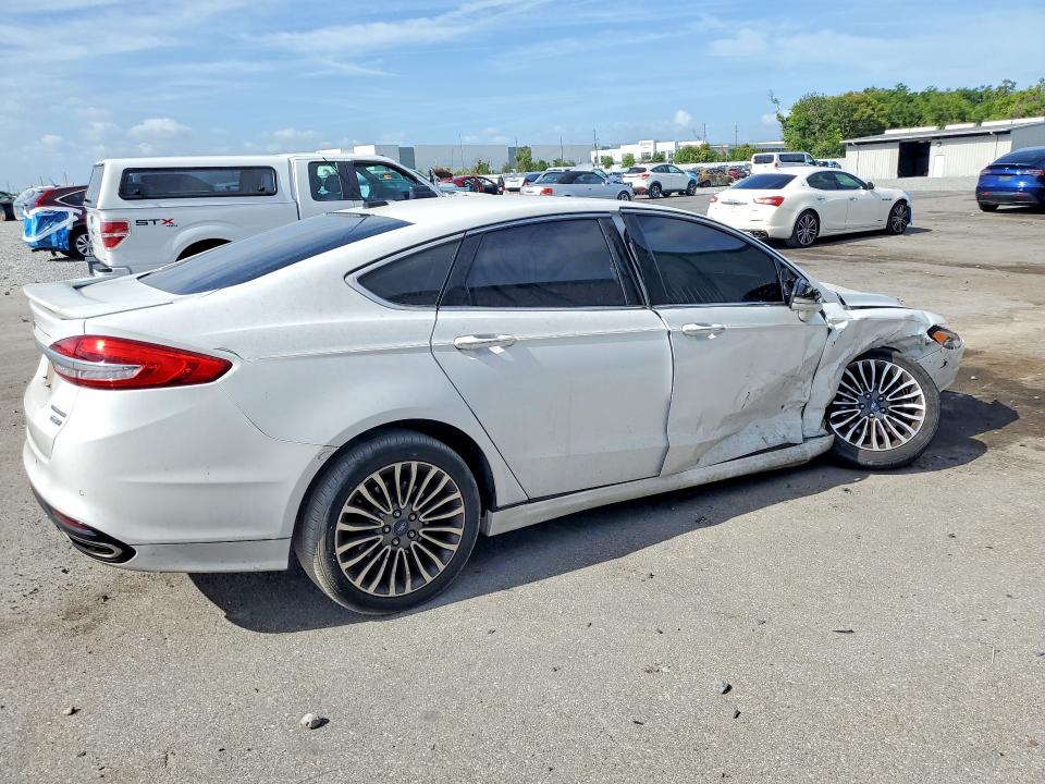 48129036 :رقم المزاد ، 3FA6P0D9XJR188239 vin ، 2018 Ford Fusion مزاد بيع