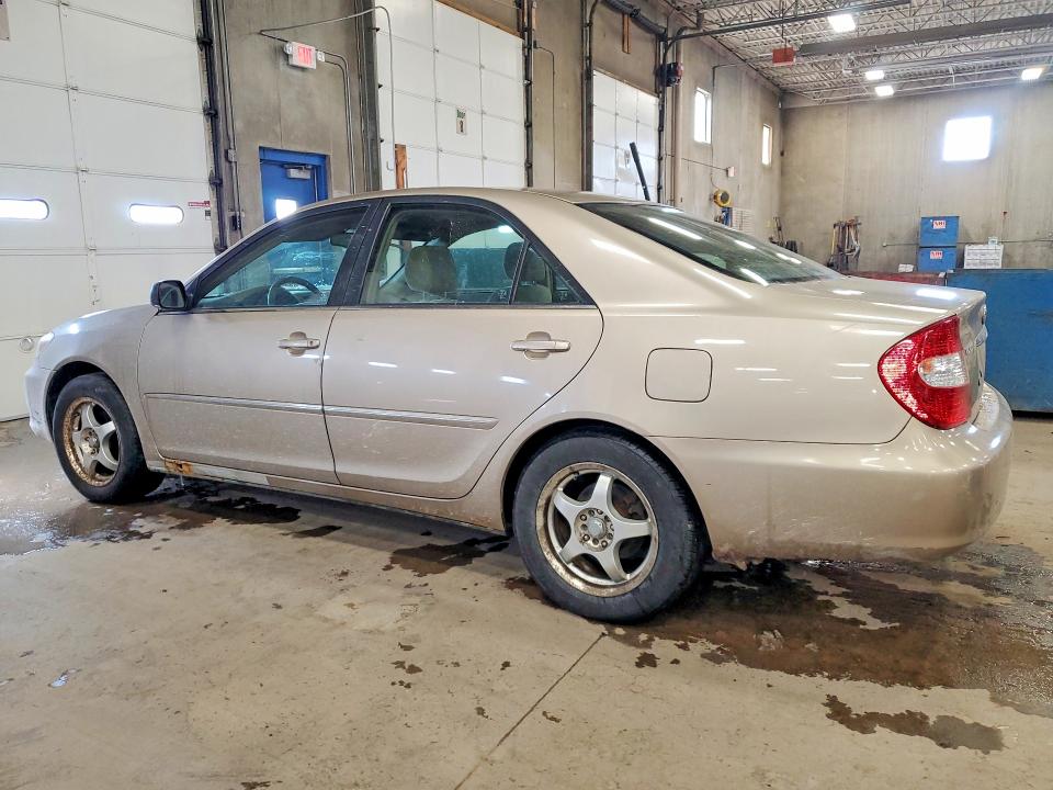 46401376 :رقم المزاد ، JTDBE32K020048420 vin ، 2002 Toyota Camry مزاد بيع