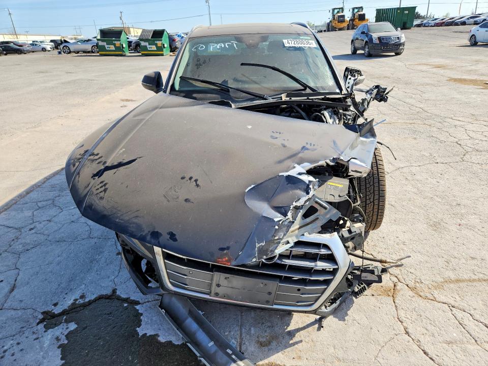 47280036 :رقم المزاد ، WA1CNBFY6J2127083 vin ، 2018 Audi Q5 مزاد بيع