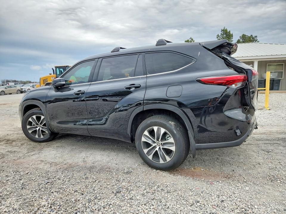 2021 Toyota Highlander მანქანა იყიდება აუქციონზე, vin: 5TDGZRBH3MS559136, აუქციონის ნომერი: 47512676
