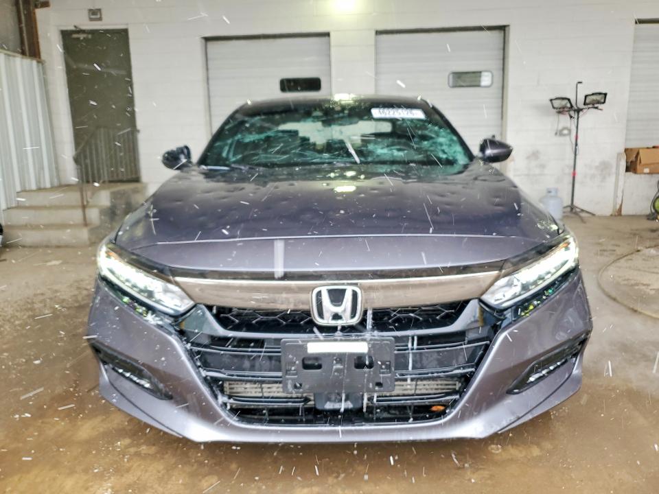 2018 Honda Accord მანქანა იყიდება აუქციონზე, vin: 1HGCV1F36JA247719, აუქციონის ნომერი: 46225126