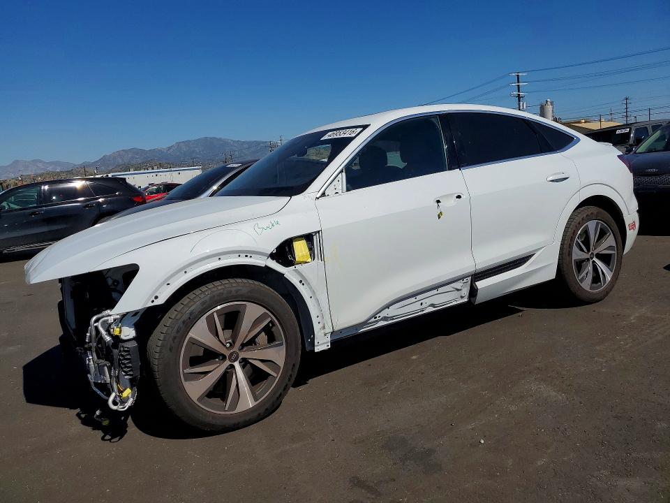 46953416 :رقم المزاد ، WA1CAAGE5RB032617 vin ، 2024 Audi Q8 E-tron مزاد بيع