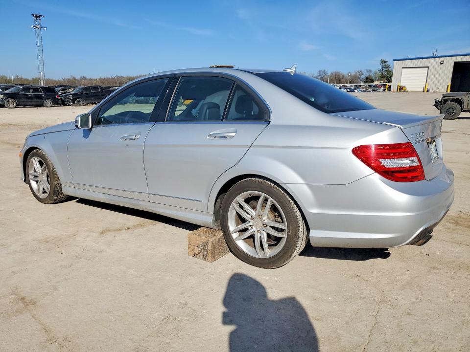 45514026 :رقم المزاد ، WDDGF8BB0CR213529 vin ، 2012 Mercedes-benz C مزاد بيع