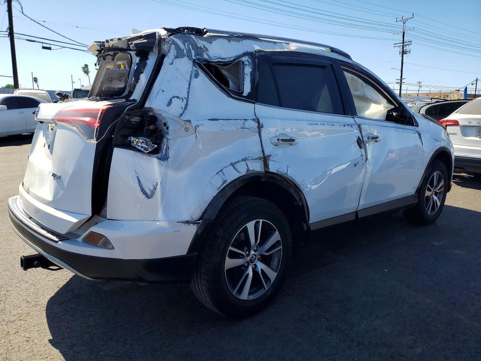 Продаж на аукціоні авто 2017 Toyota Rav4, vin: JTMWFREV2HD094856, номер лоту: 41952996