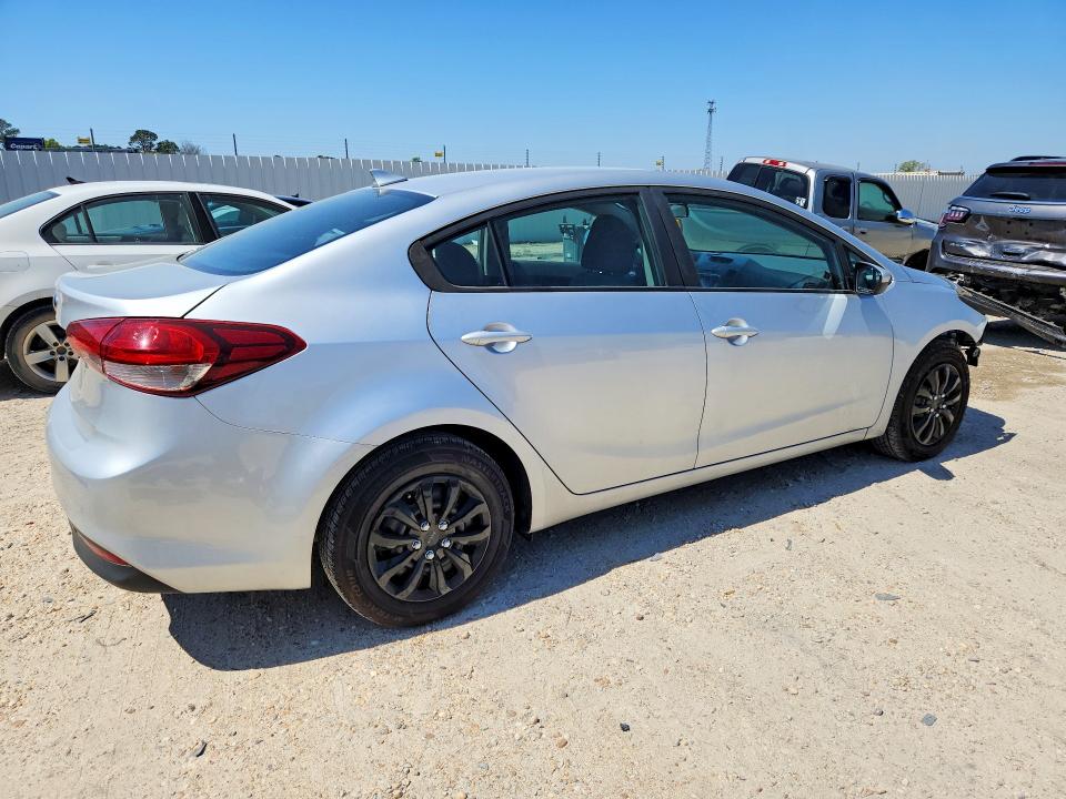 46513766 :رقم المزاد ، 3KPFL4A78HE013215 vin ، 2017 Kia Forte مزاد بيع