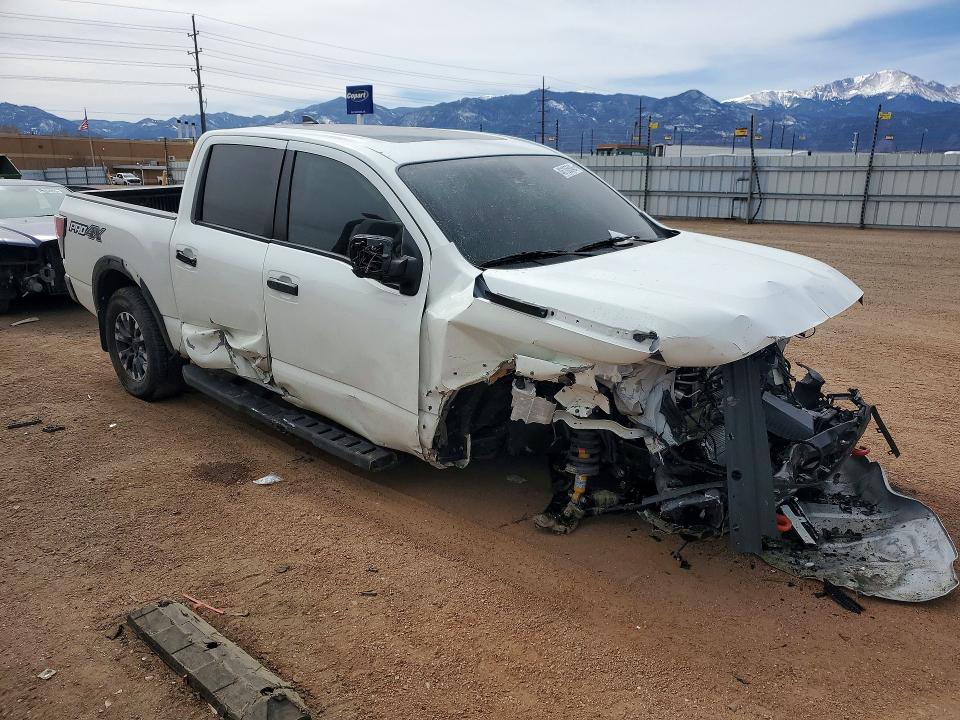 46105546 :رقم المزاد ، 1N6AA1EDXRN115060 vin ، 2024 Nissan Titan مزاد بيع